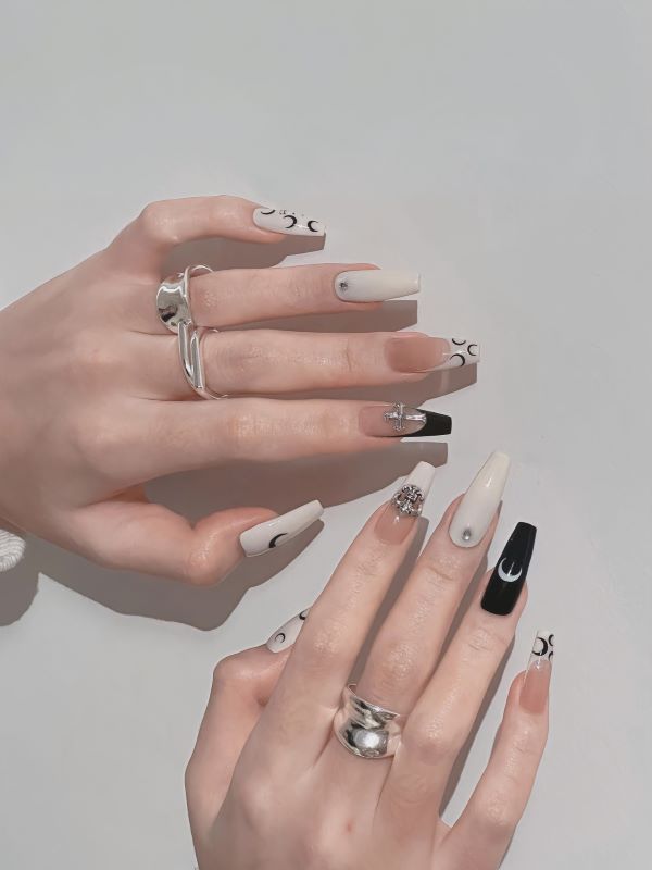 nail mặt trăng 7