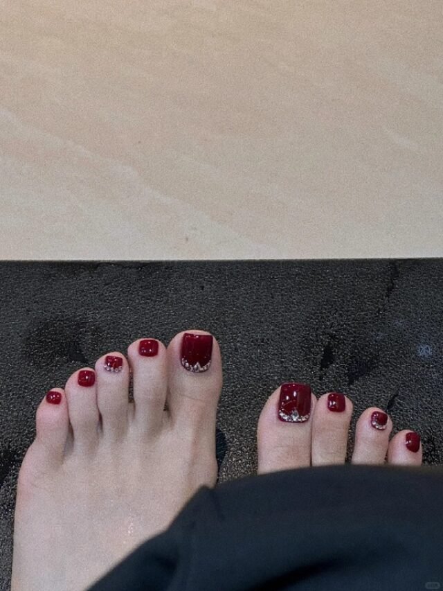 mẫu nail chân màu đỏ 15