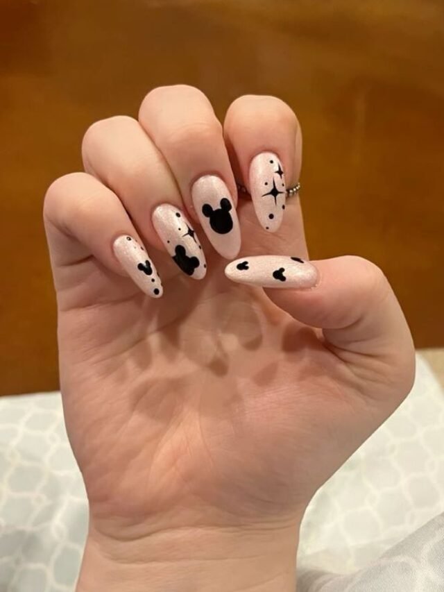 nail mickey 17