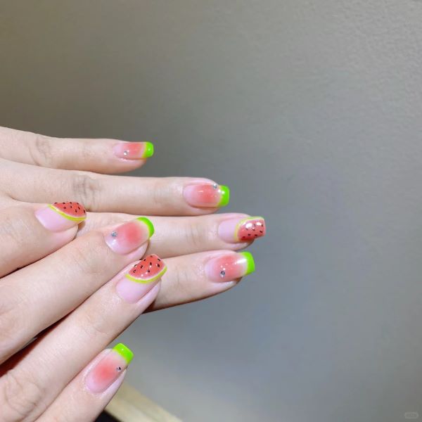 mẫu nail dưa hấu 7
