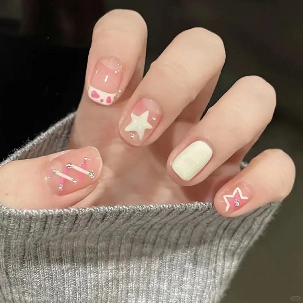 mẫu nail hoạt hình 27