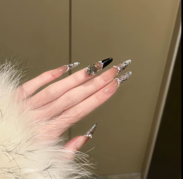 nail dài nhọn 1