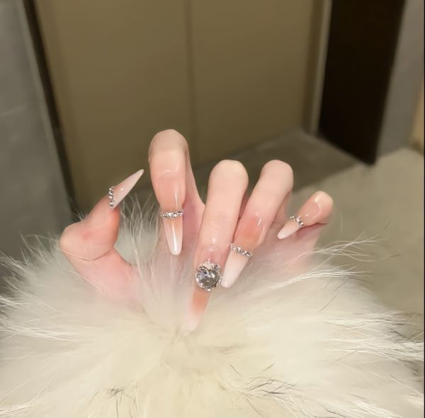 nail dài nhọn 4