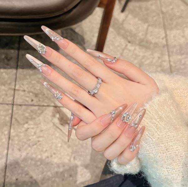 nail dài nhọn 7