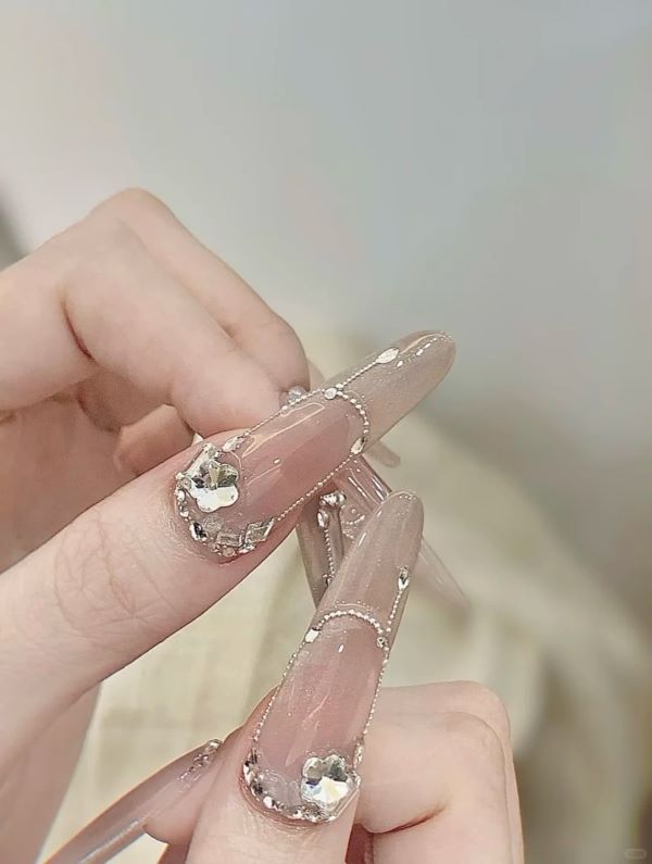 nail kim tuyến 16