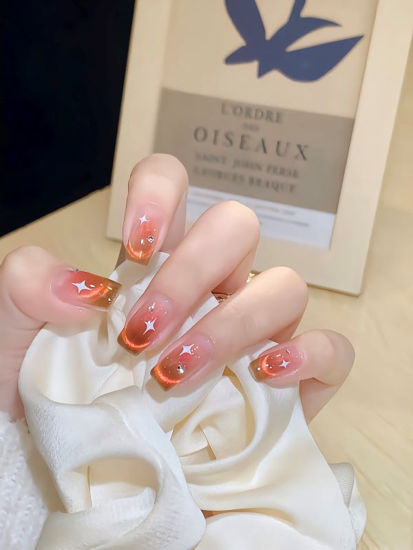nail kim tuyến 8