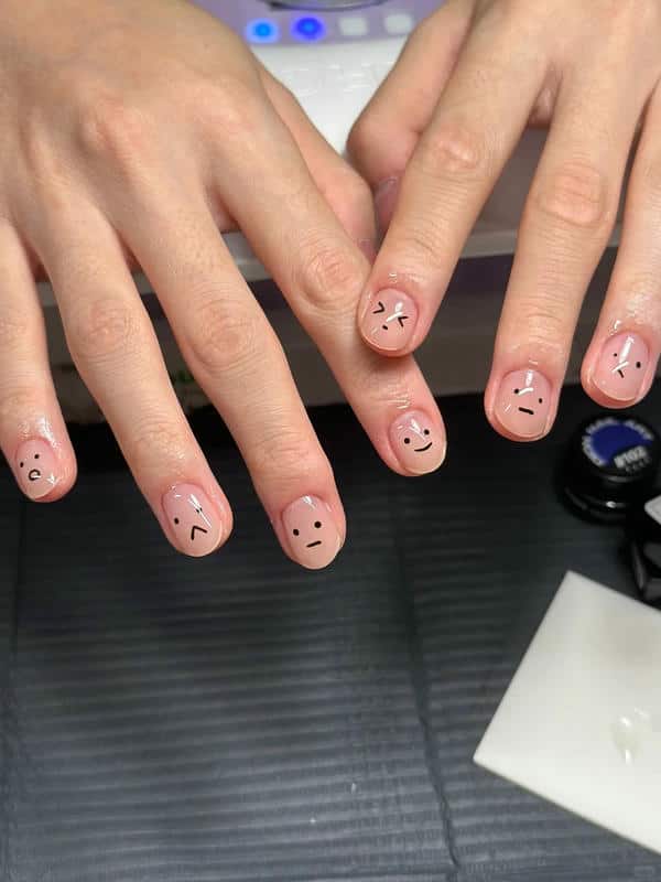 nail mặt cười 1