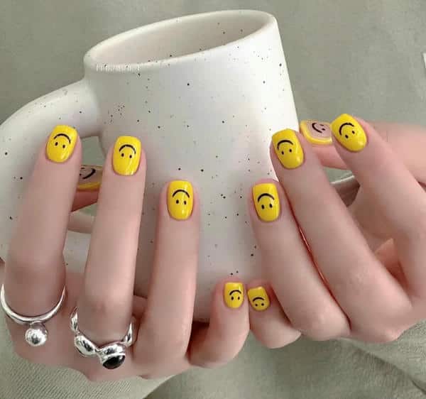 nail mặt cười 10