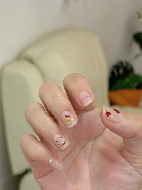 nail mặt cười 11