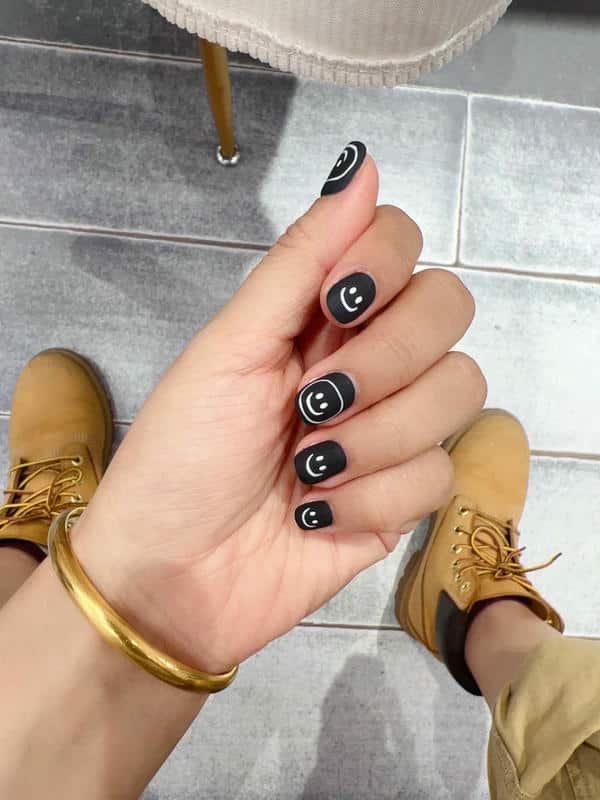 nail mặt cười 15