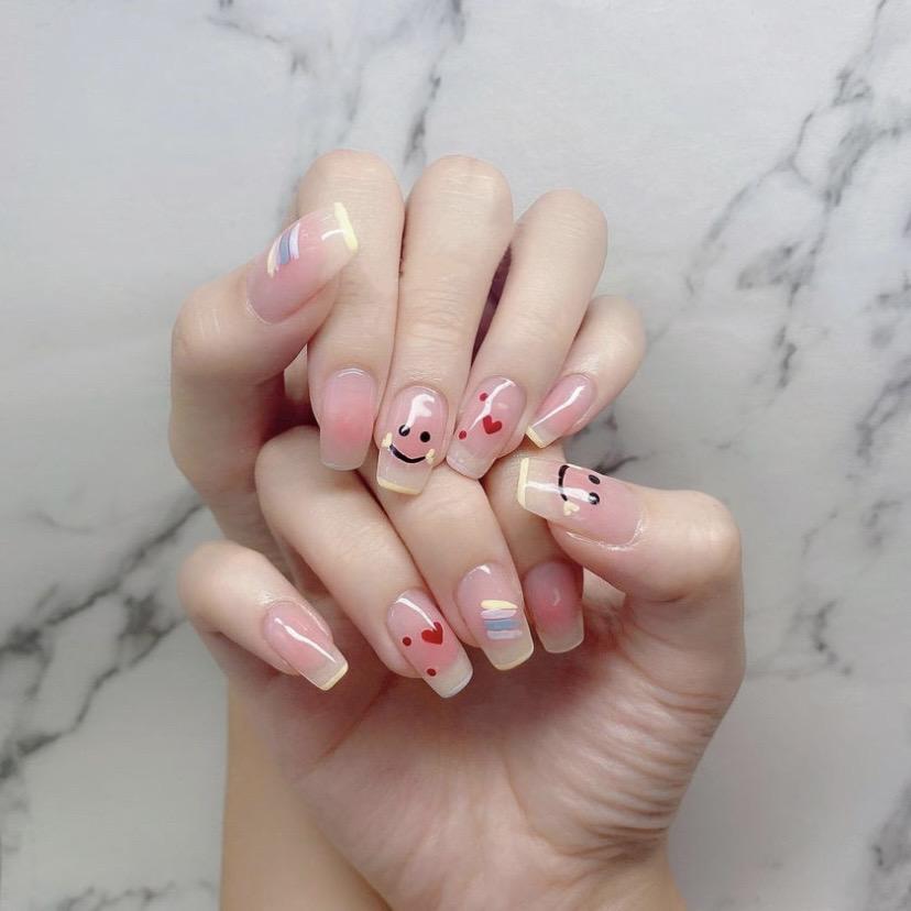 nail mặt cười 17