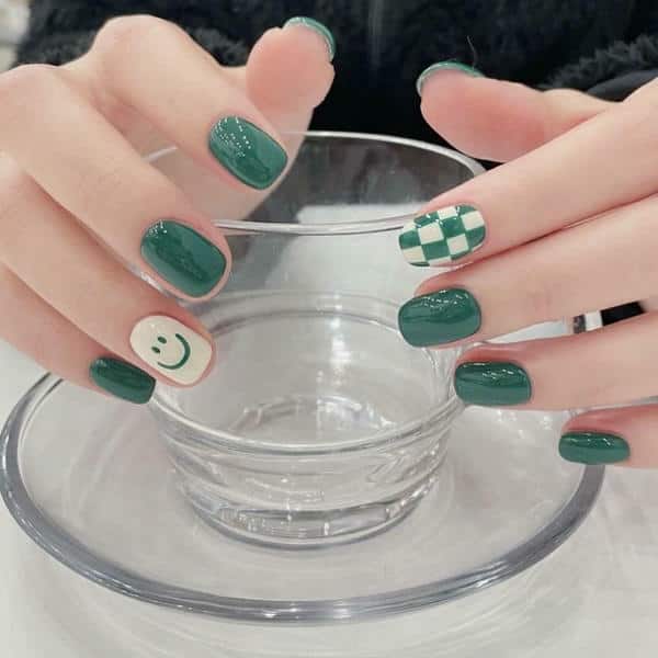 nail mặt cười 23