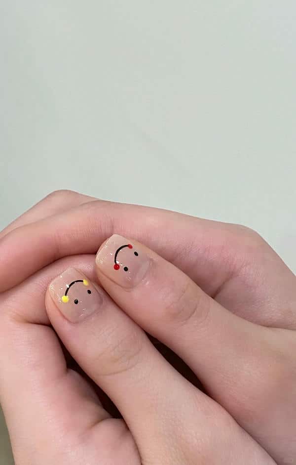 nail mặt cười 5