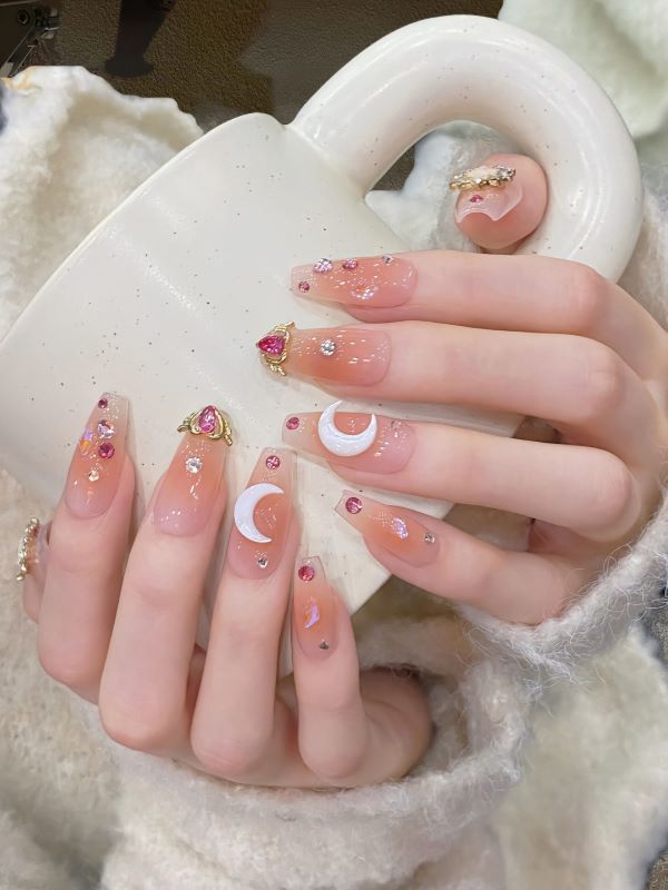 nail mặt trăng 8