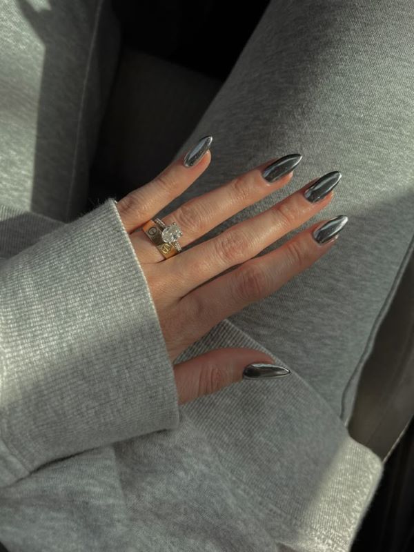 nail màu bạc 14