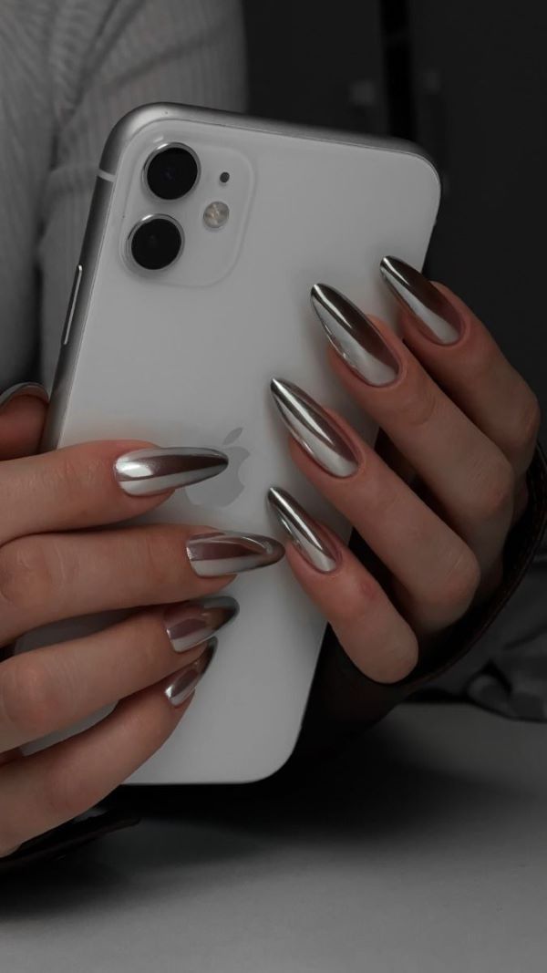 nail màu bạc 15