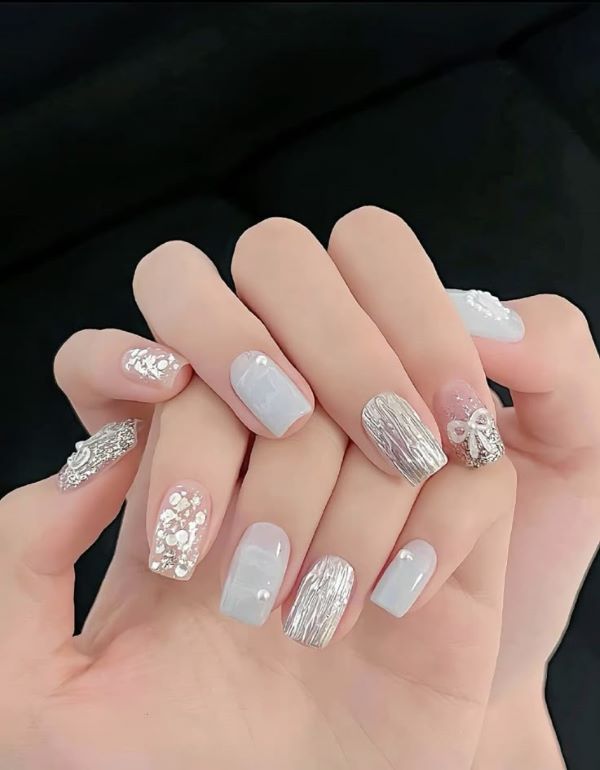 nail màu bạc 4