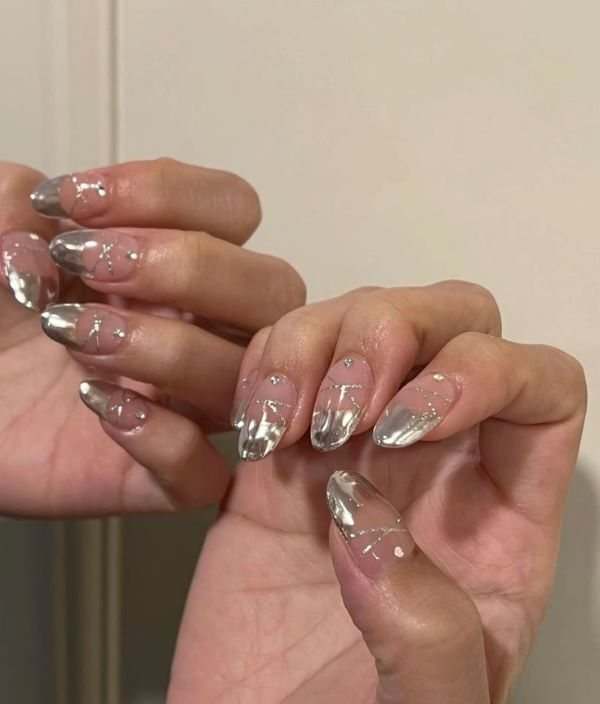 nail màu bạc 6