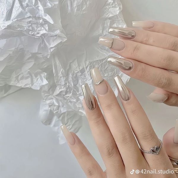 nail màu bạc 8
