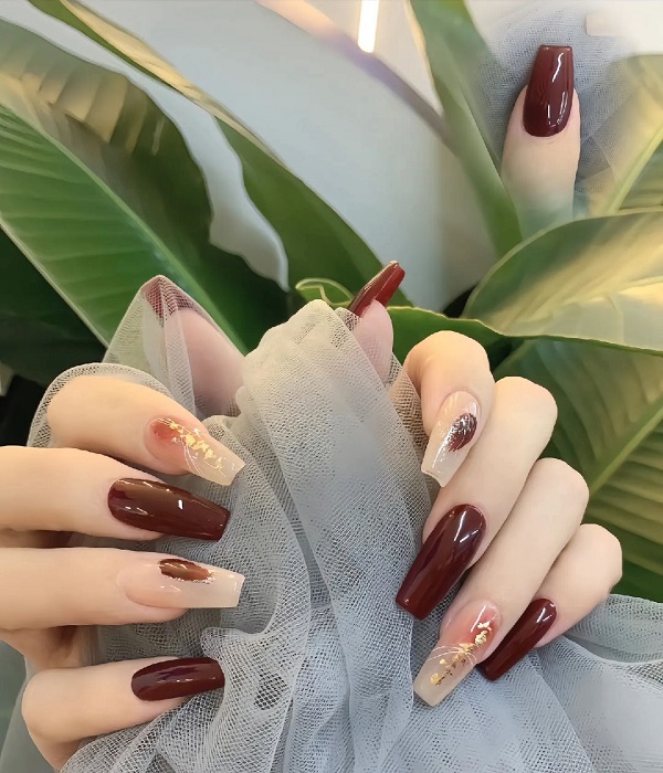 nail màu đỏ đính đá​ 16