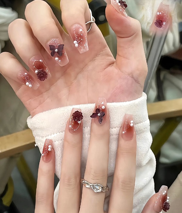 nail màu đỏ đính đá​ 19