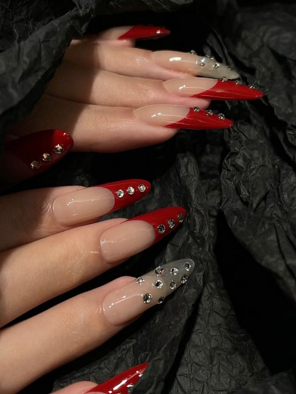 nail màu đỏ đính đá​ 23