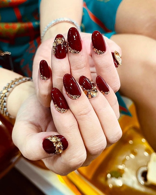nail màu đỏ đính đá​ 25
