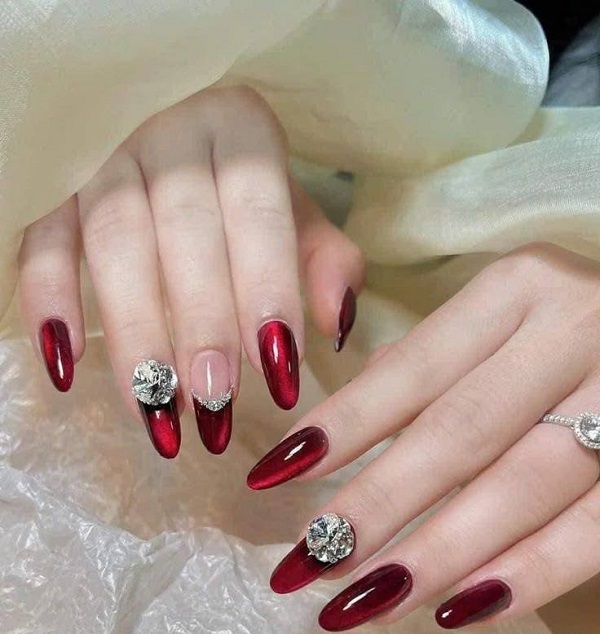 nail màu đỏ đính đá​ 6
