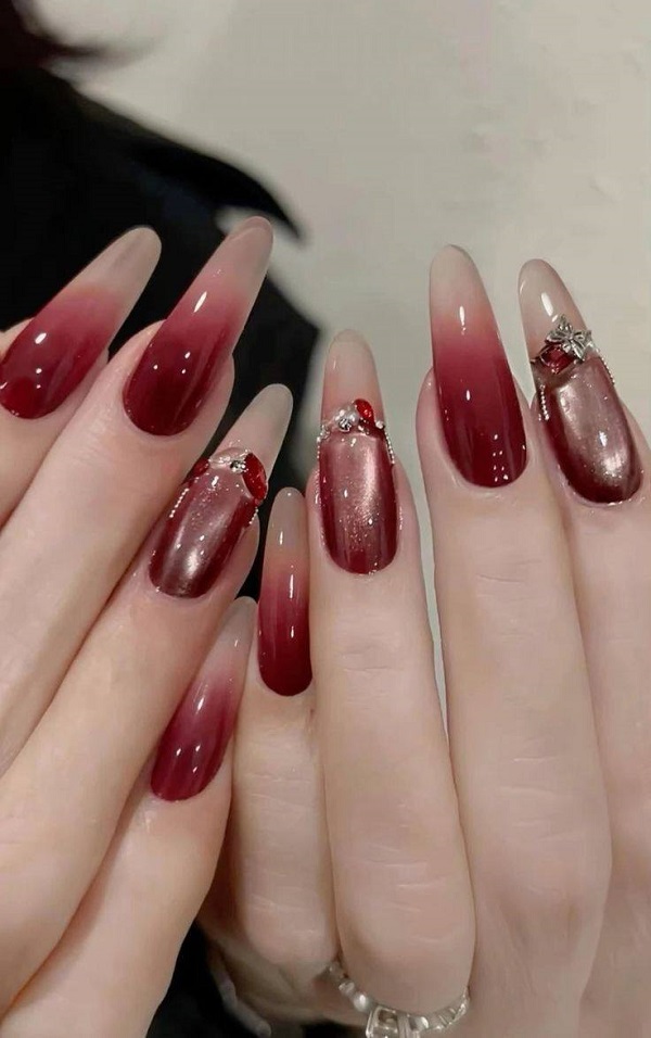 nail màu đỏ đính đá​ 7
