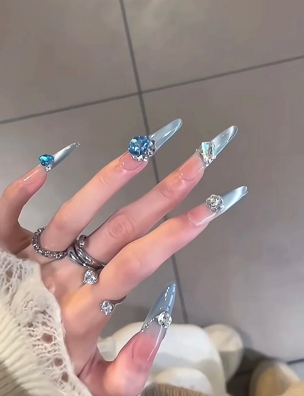 nail màu xanh dương