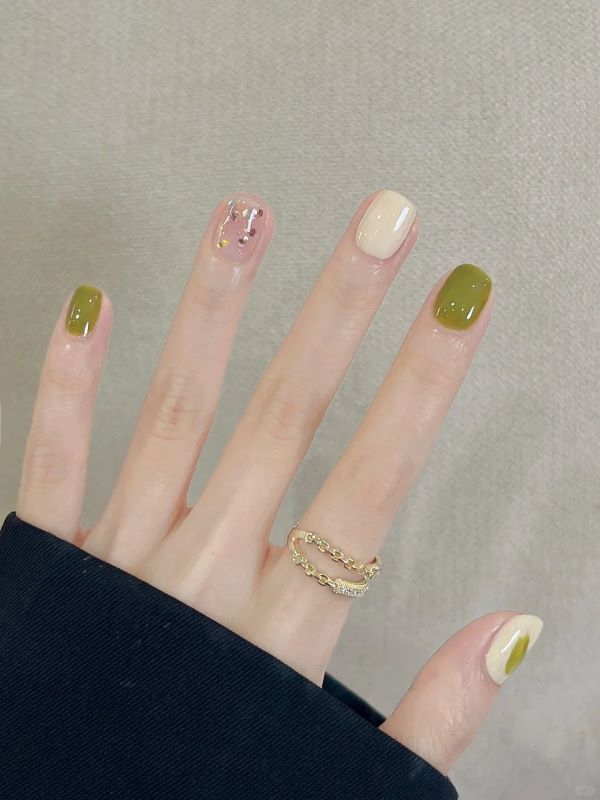 nail màu xanh lá 10