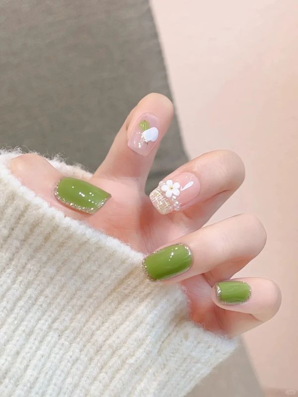 nail màu xanh lá 13