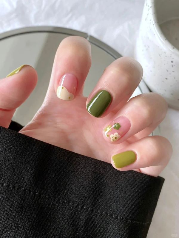 nail màu xanh lá 16