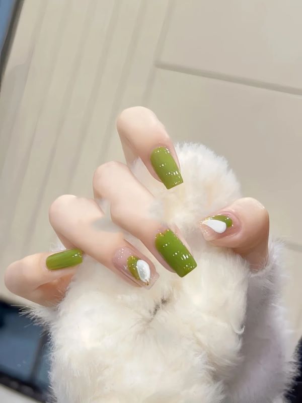 nail màu xanh lá 19