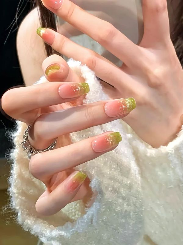 nail màu xanh lá 5