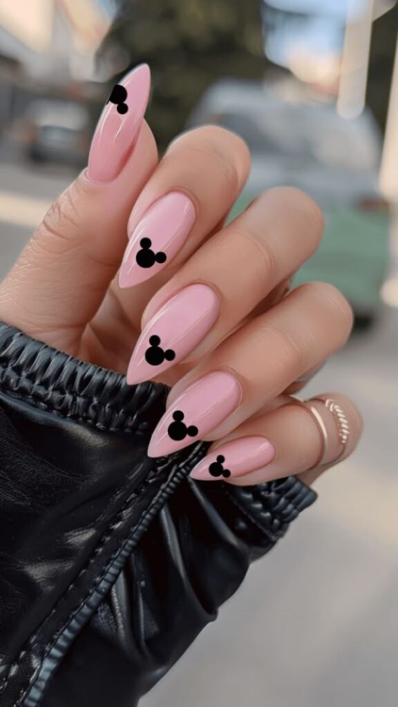 nail mickey