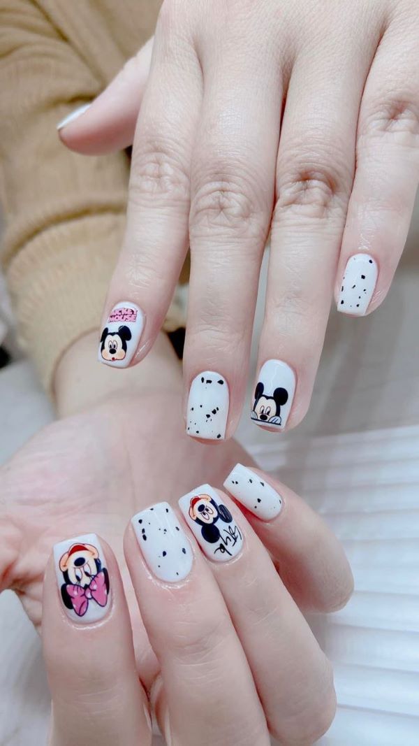 nail mickey 4
