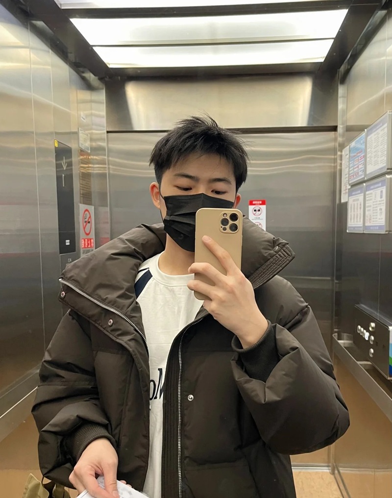 ảnh con trai đeo khẩu trang đen 26