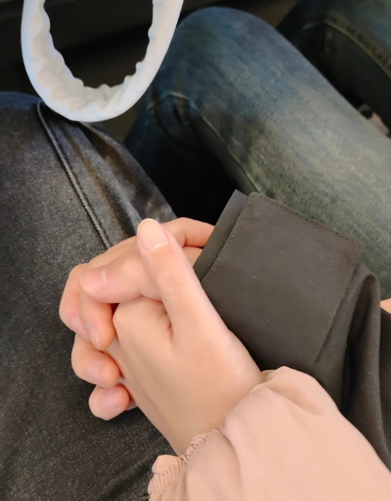 hình ảnh nắm tay người yêu đẹp 1
