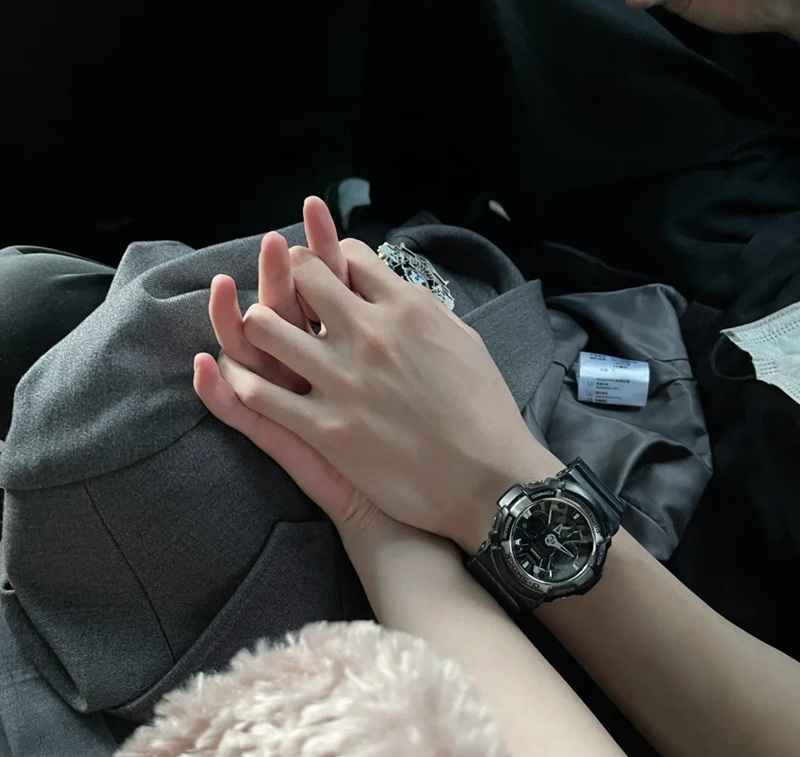 hình ảnh nắm tay người yêu đẹp 14