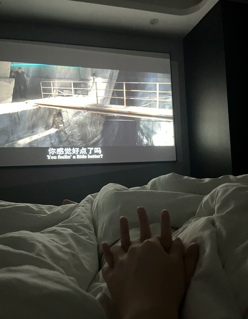 hình ảnh nắm tay người yêu đẹp 9