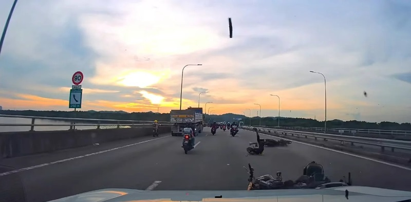 ảnh ngã xe 26
