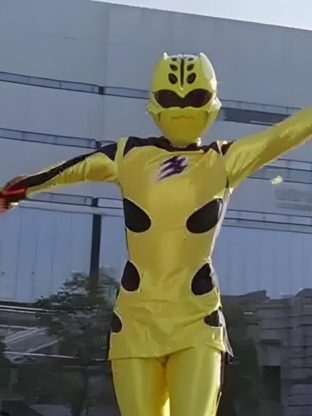 siêu nhân mãnh thú