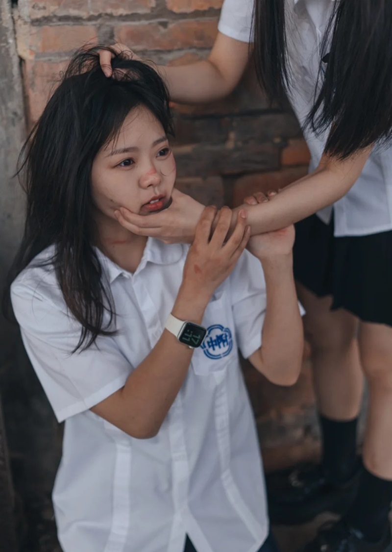 hình ảnh về bạo lực học đường 33