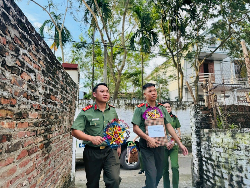 hình ảnh công an nhân dân 14