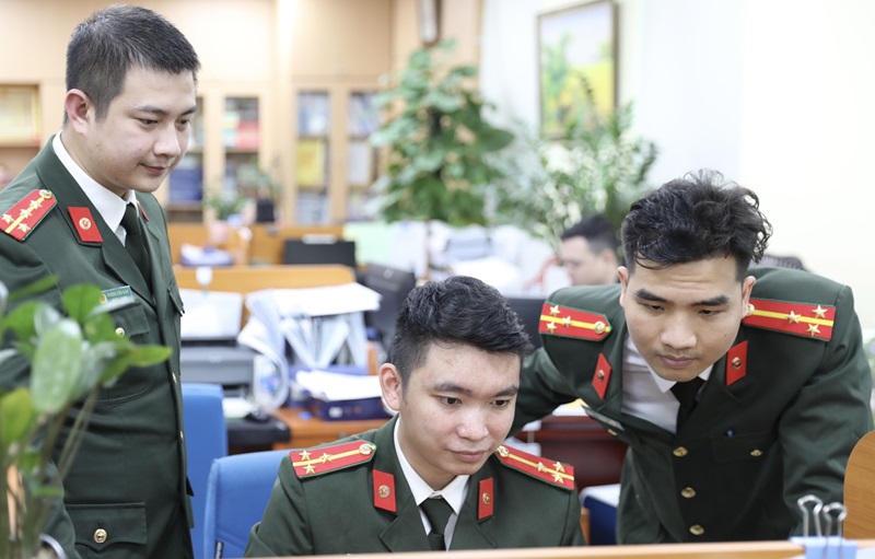 hình ảnh công an nhân dân 32