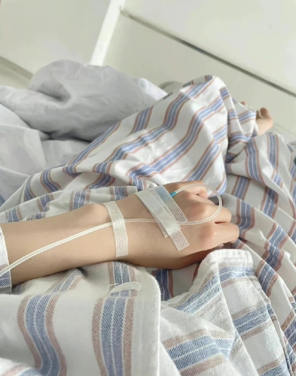 ảnh truyền nước ở tay nam 26