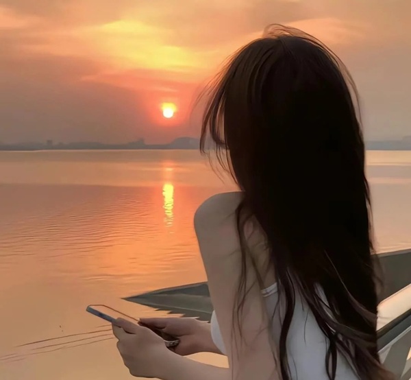 avatar cô gái quay lưng 1