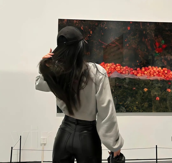 avatar cô gái quay lưng 28