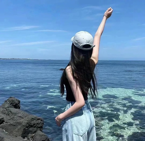 avatar cô gái quay lưng 31